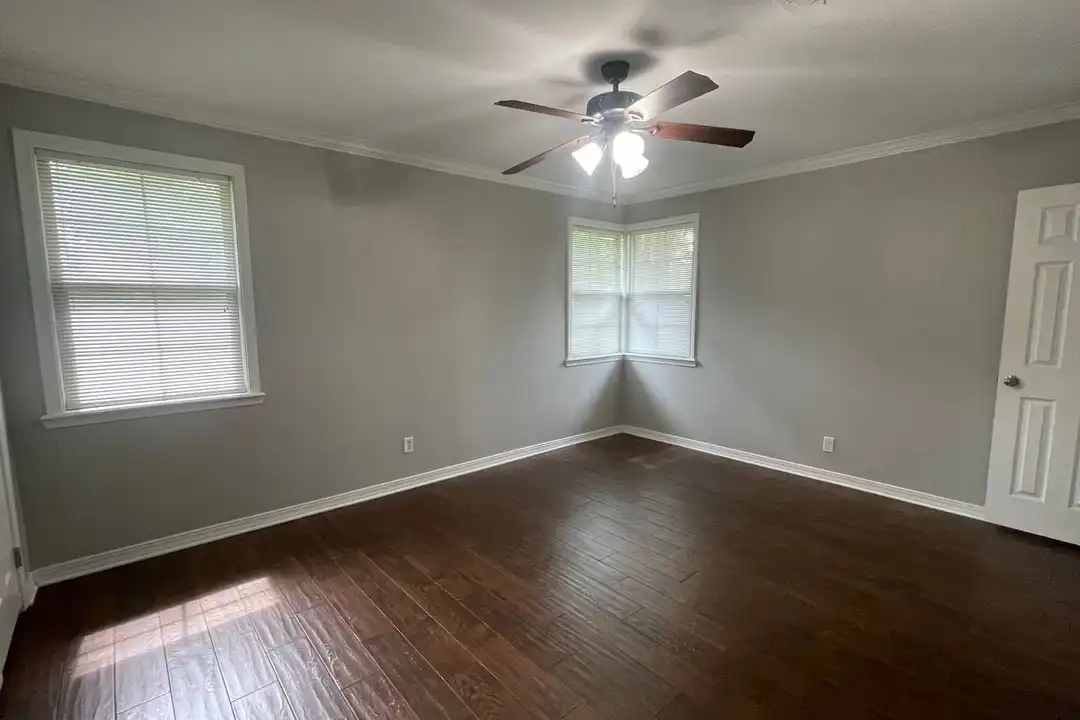2033 Horton Ave - View 6