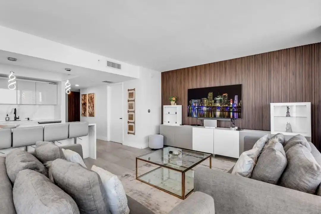 2600 E Hallandale Beach Blvd unit 1540469P - View 4