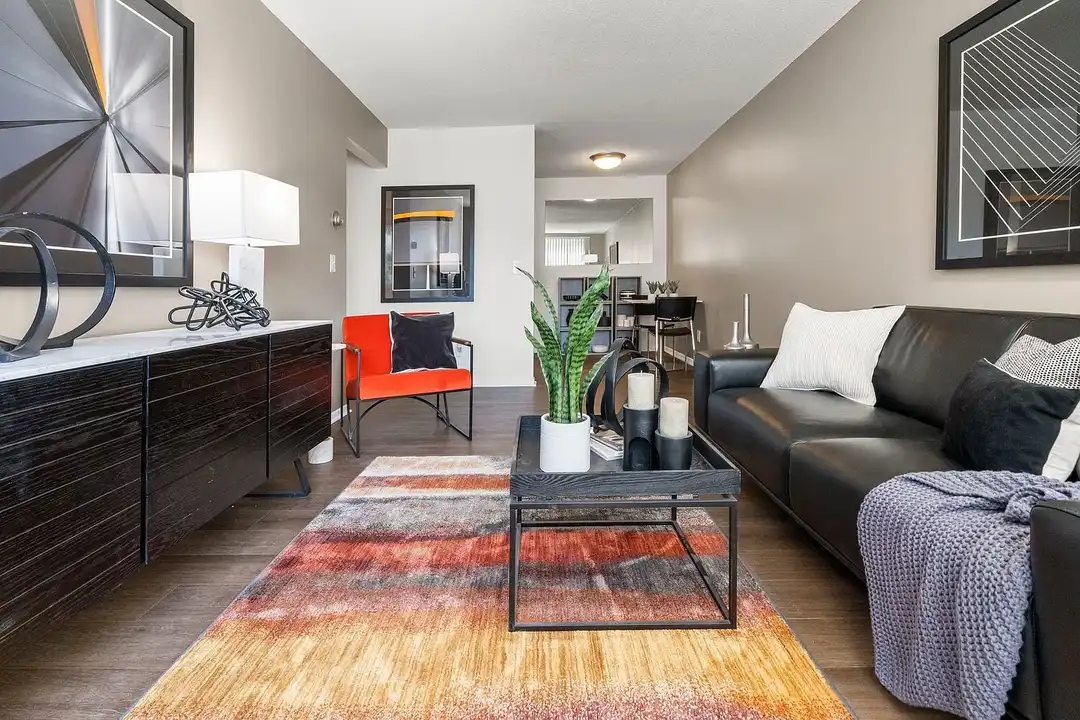 Uptown Square Apartments – pohled 2