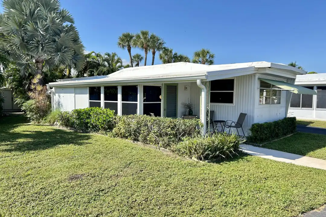425 Bougainvilla Dr - View 3