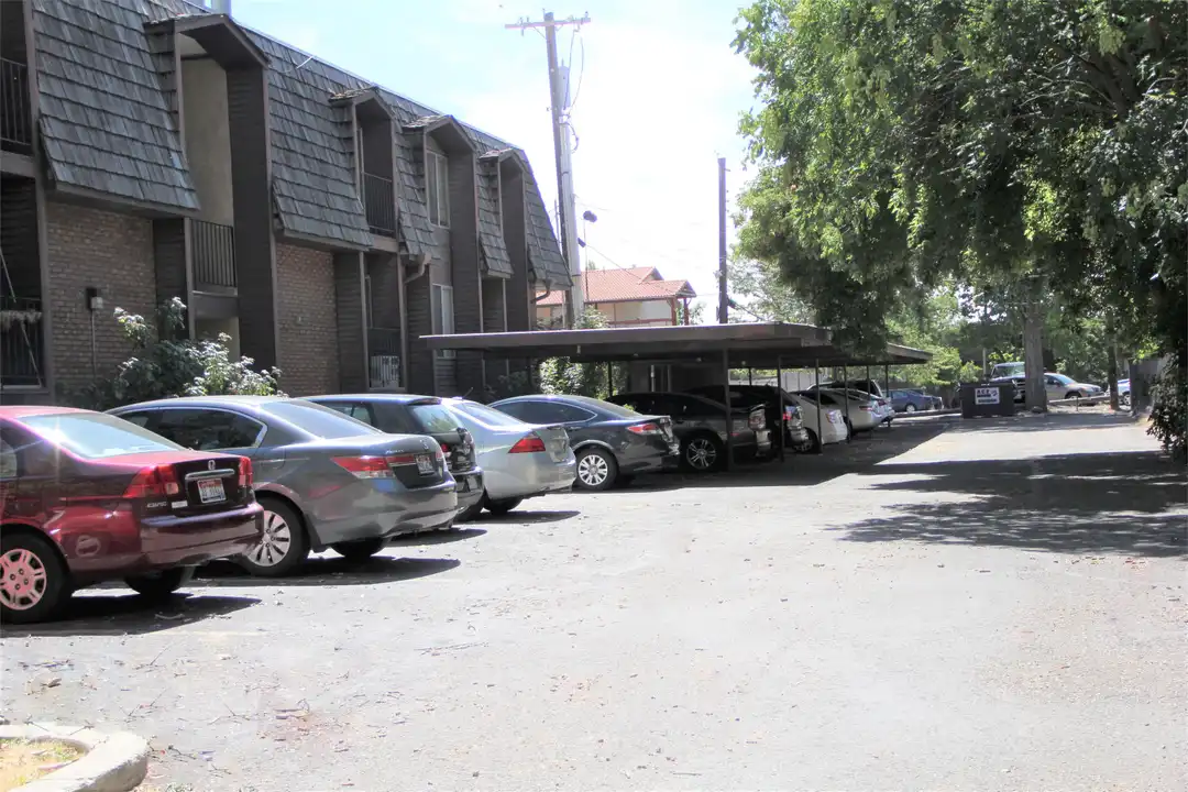 747 N 200 E unit # 6 - View 2