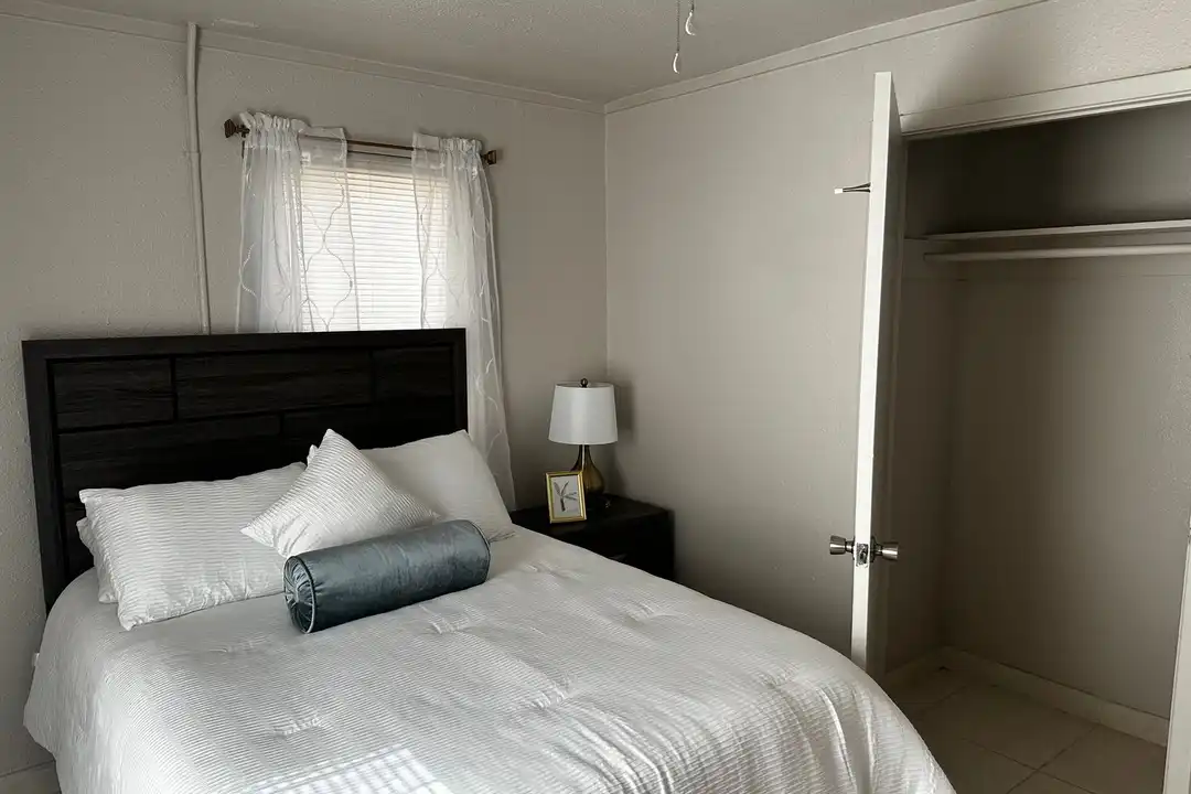 220 S 25th Ave unit 30 - View 4