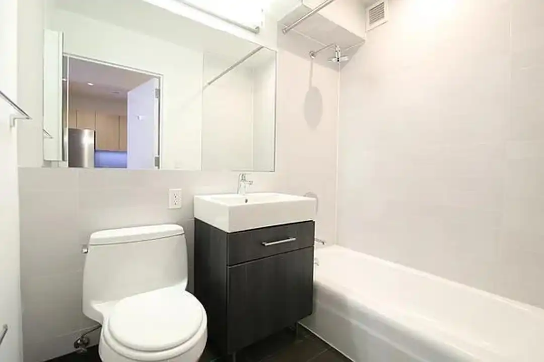 101 W 15th St unit 603 – další