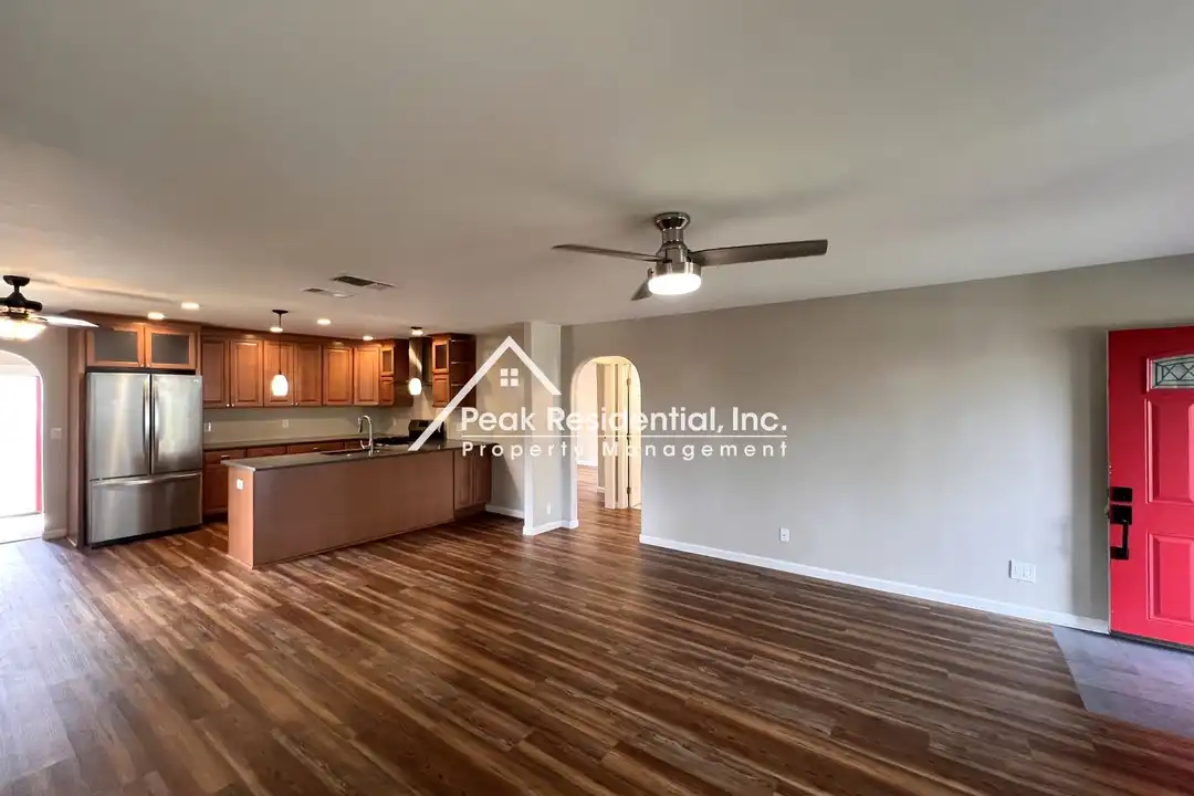 House in Sacramento - View 5