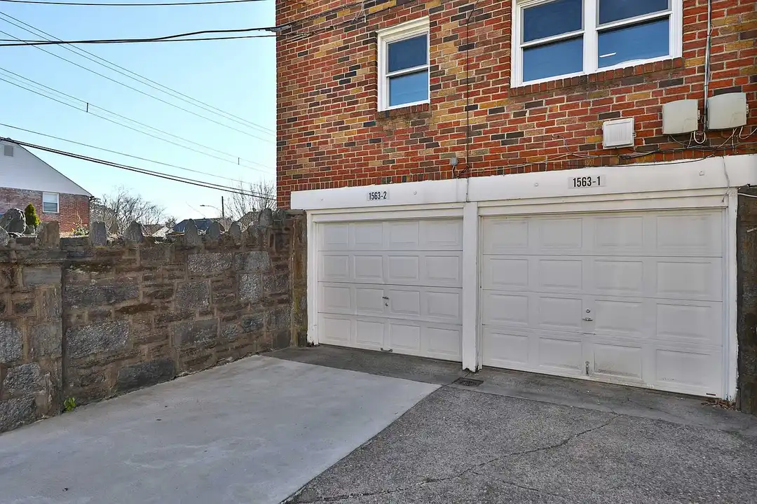 Airy Avenue Apartments – photo 1