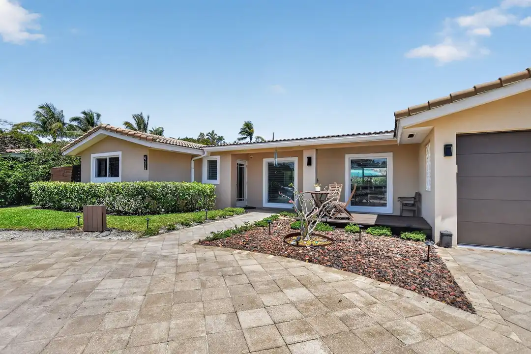 424 SW 7th Way - View 6