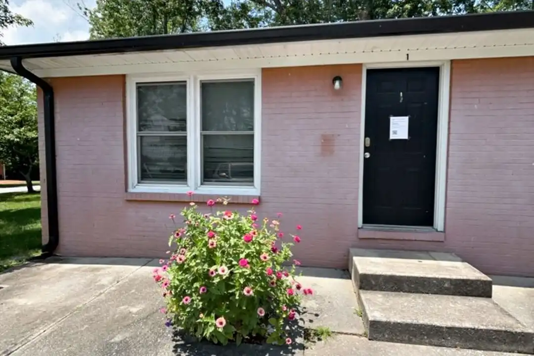 412 Greggview St – photo 1 of 28