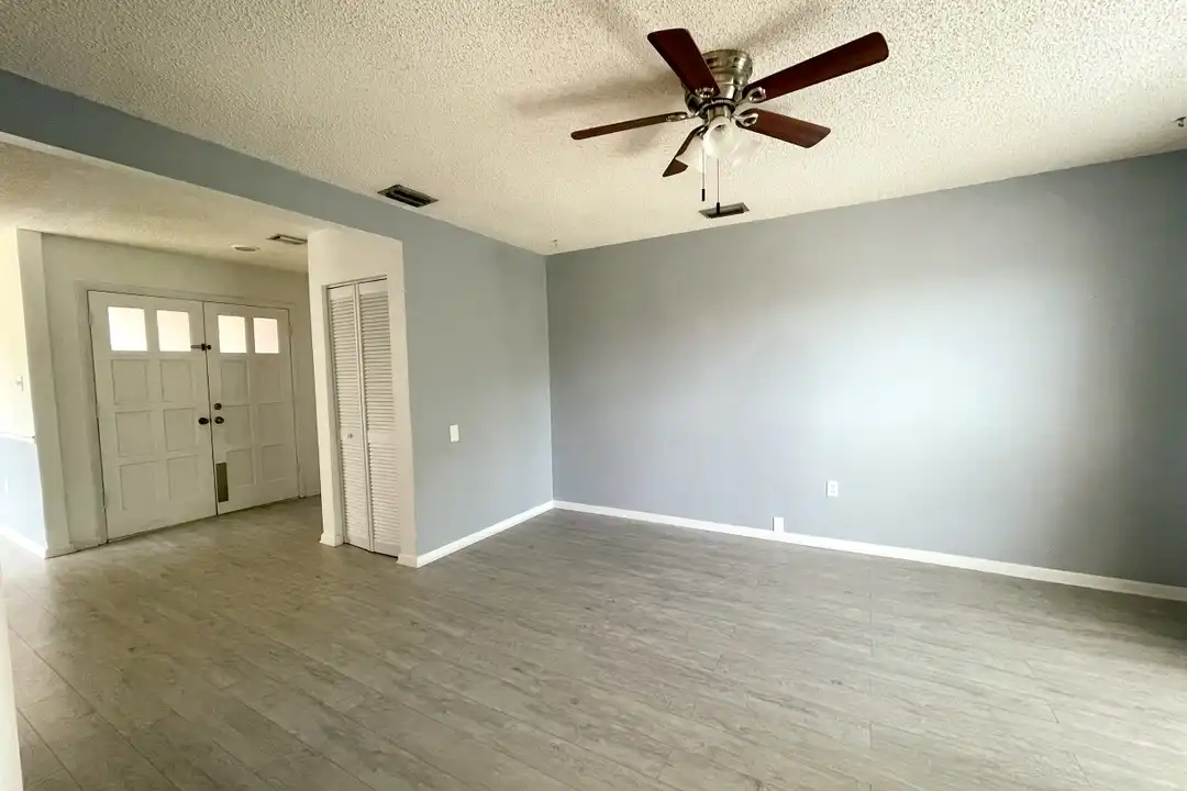 610 Windrush Bay Dr unit 226 - View 2