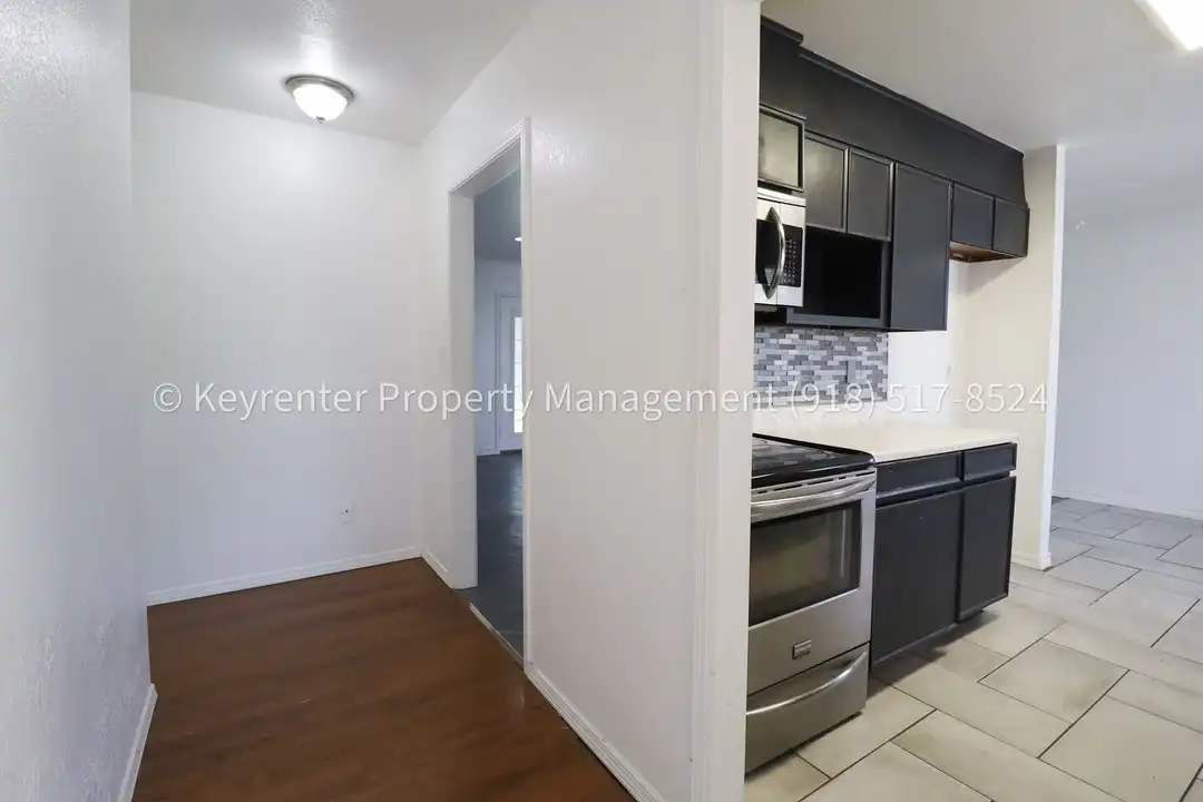 12804 E 13th St - View 4