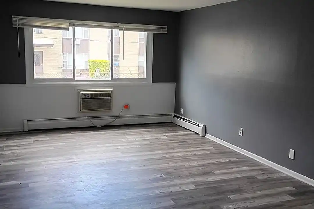 Sation Hills Apartments in Kenosha, WI - View 6