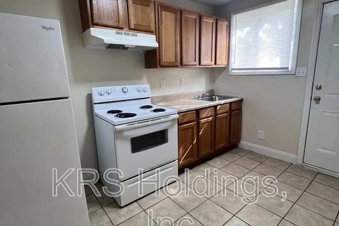 2110 Phaup St unit A – photo 1