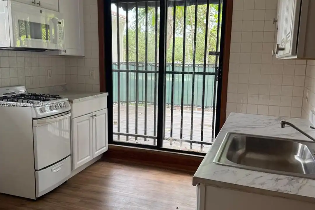 2107 Secoffee St unit 2 - View 5