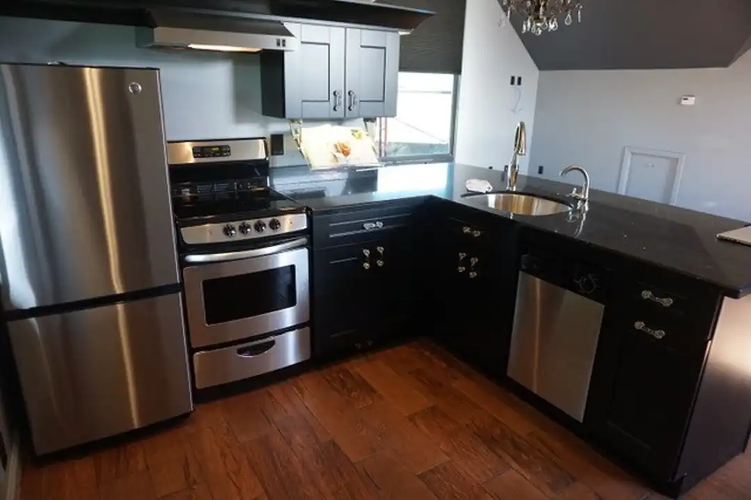 380 Whippet-Run unit Studio - View 6