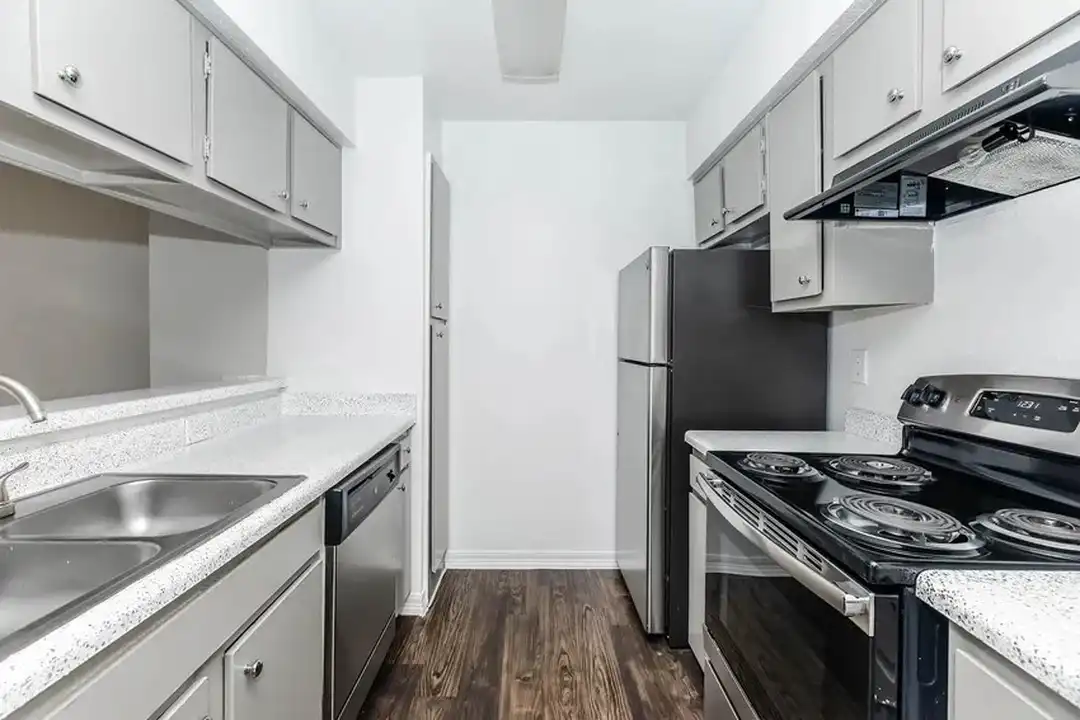 Apartment in Houston - View 5
