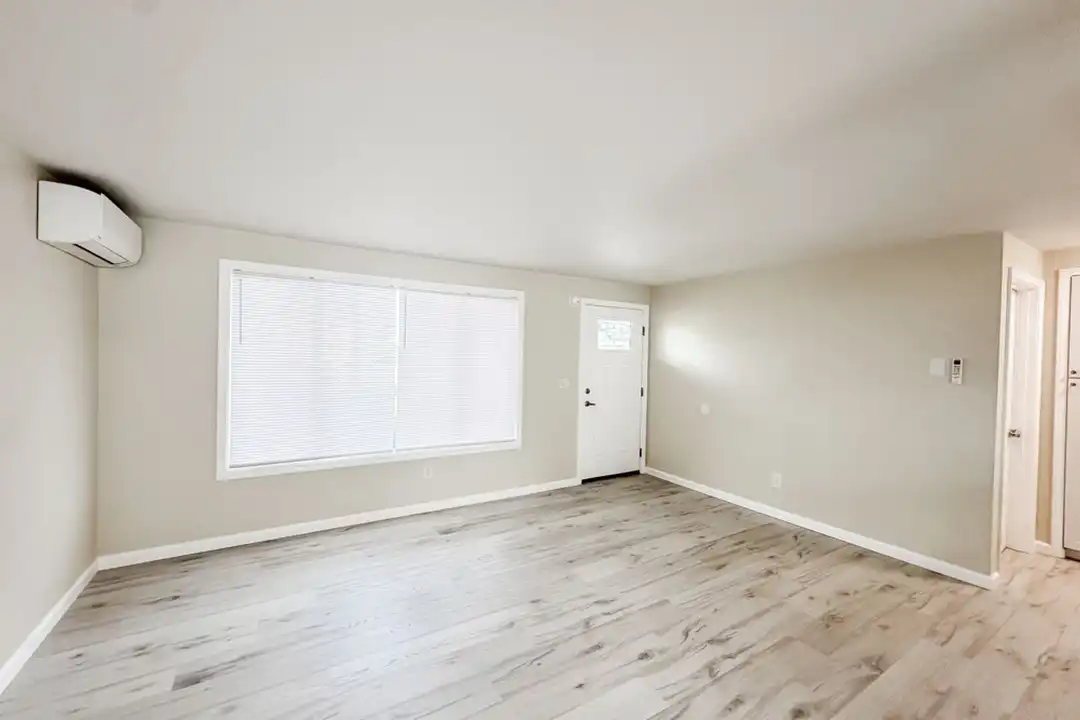 180 Garland Way N unit 06 - View 2