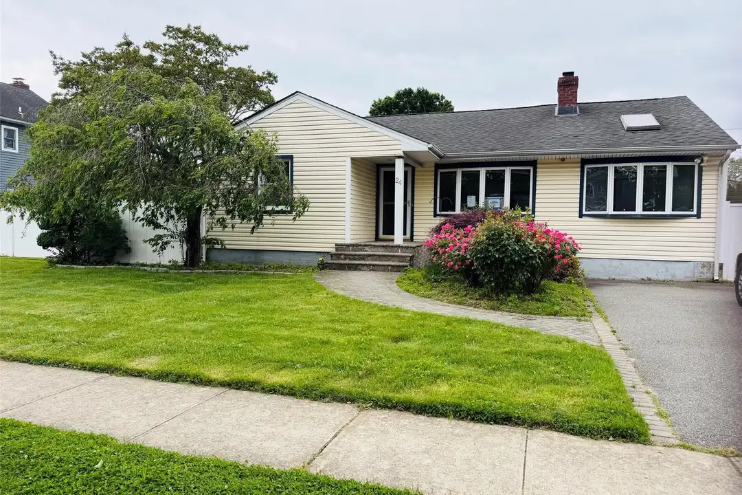 24 Elderberry Rd – photo 1 of 16