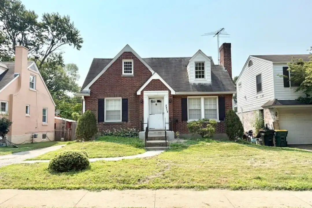 2414 Brighton Dr – photo 1