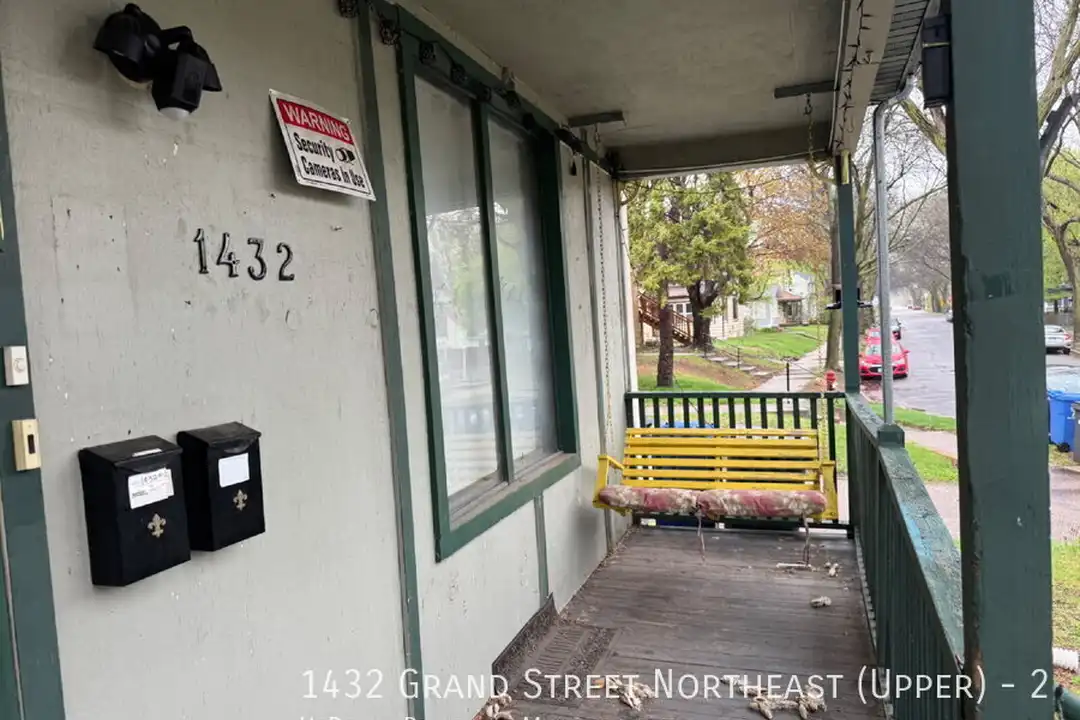 1432 Grand St NE - View 3