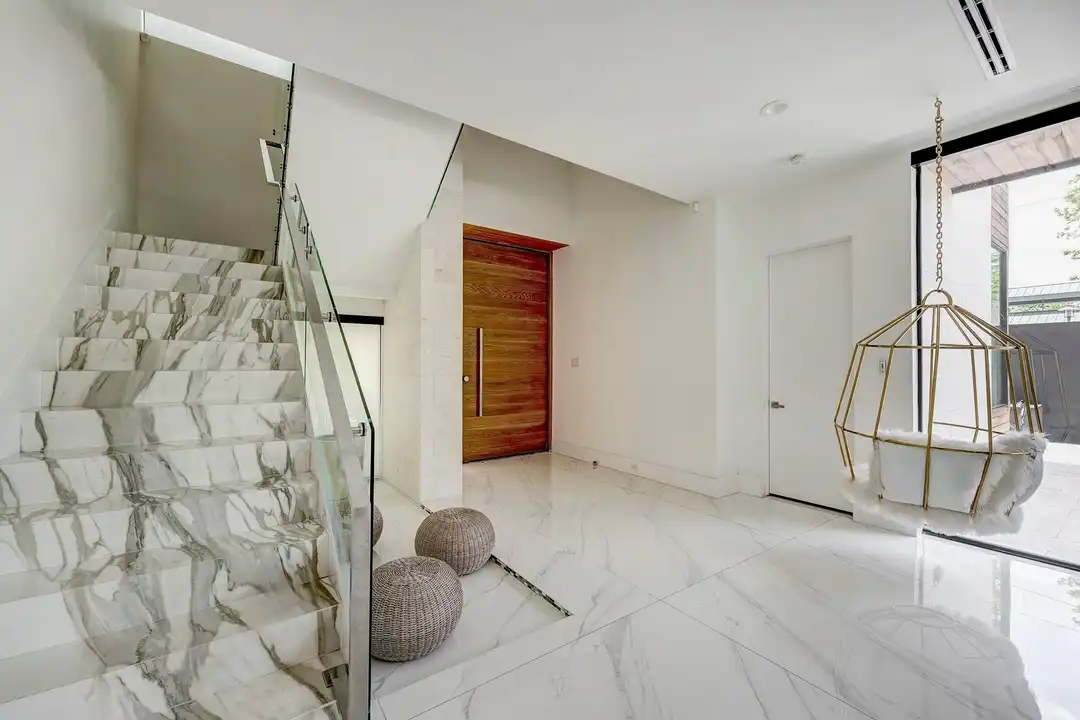 4028 Chatham Ln - View 2
