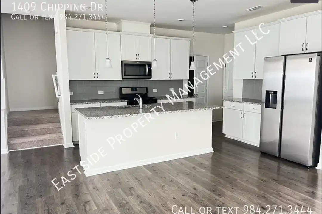 House in Apex - View 3