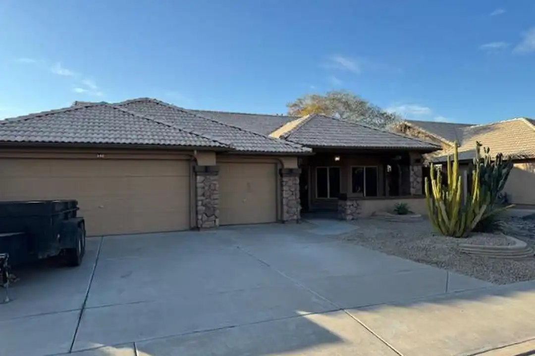 660 N Alder Dr - View 4