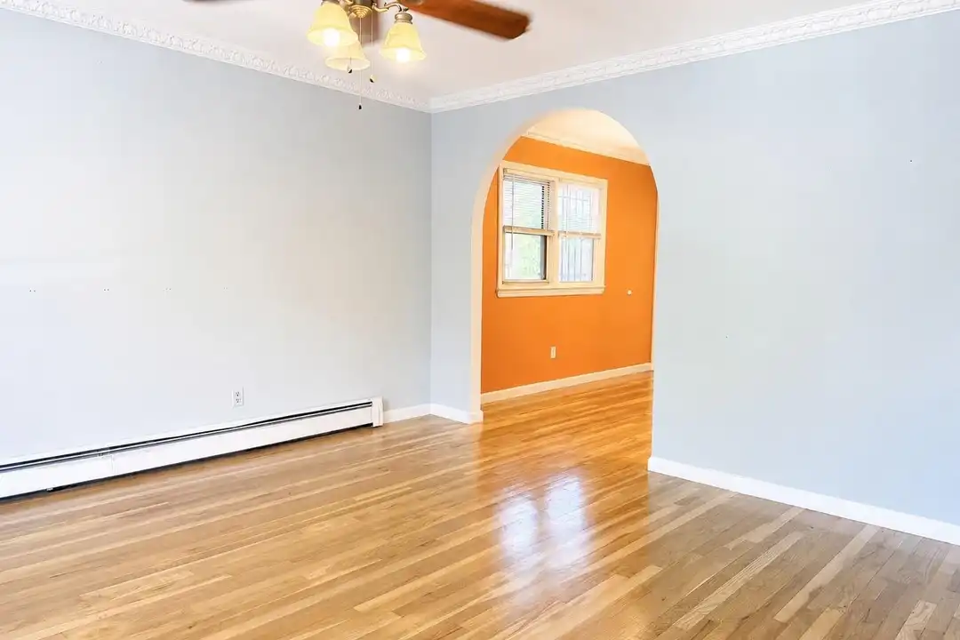 67 St Pauls Ave unit 1 – photo 1
