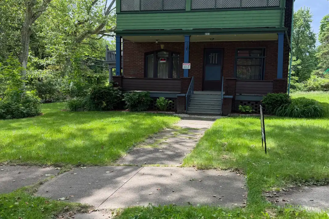 1448 Ohio Ave unit 3 – photo 1 of 8
