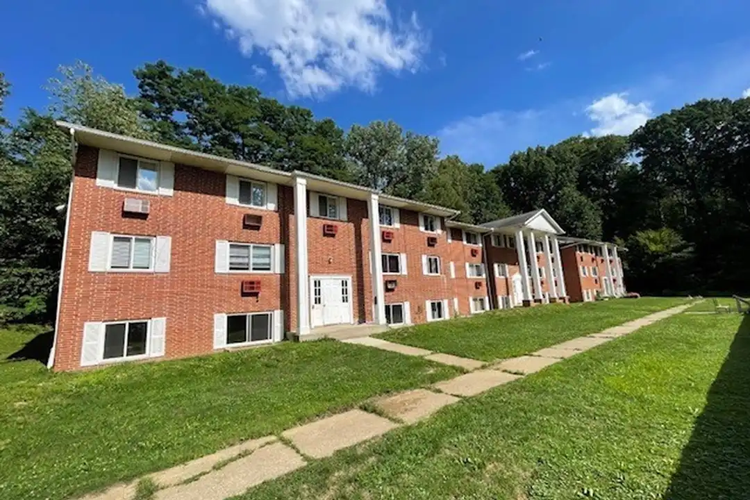 1935 Brookside Dr unit 107 – photo 1 of 6