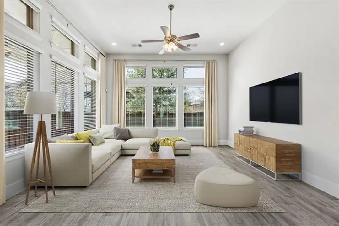 House in Aledo - View 5