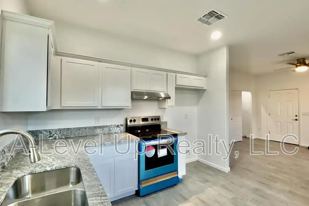 1310 S San Jacinto Dr unit 1 - View 5