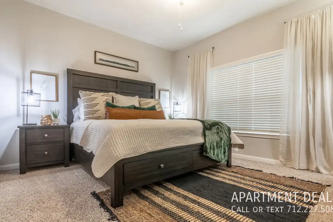 Apartment in Spring - View 3