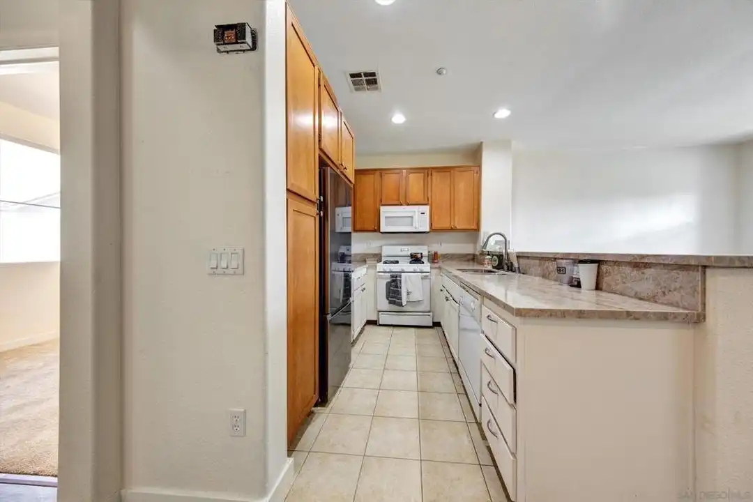1583 Sumac Pl - View 4