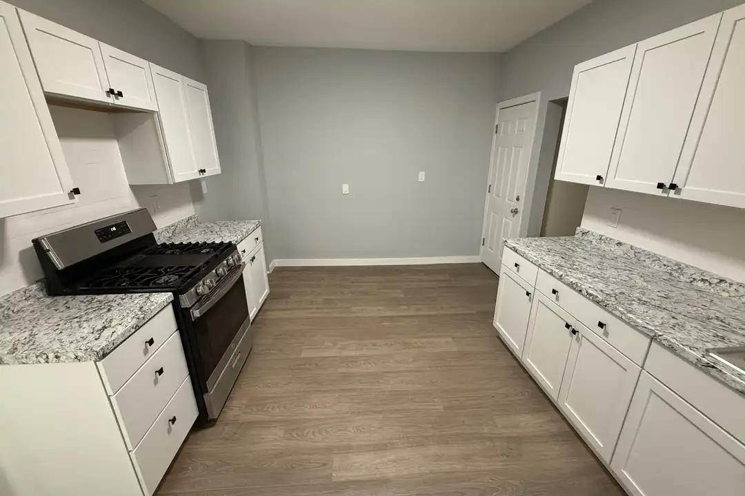 51 Gilbert St #1ST - View 5