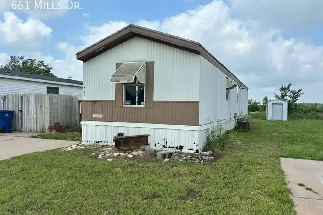 661 W Mills Dr - View 3