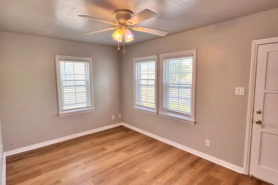 739 E Willow St unit 741C – photo 1 of 17