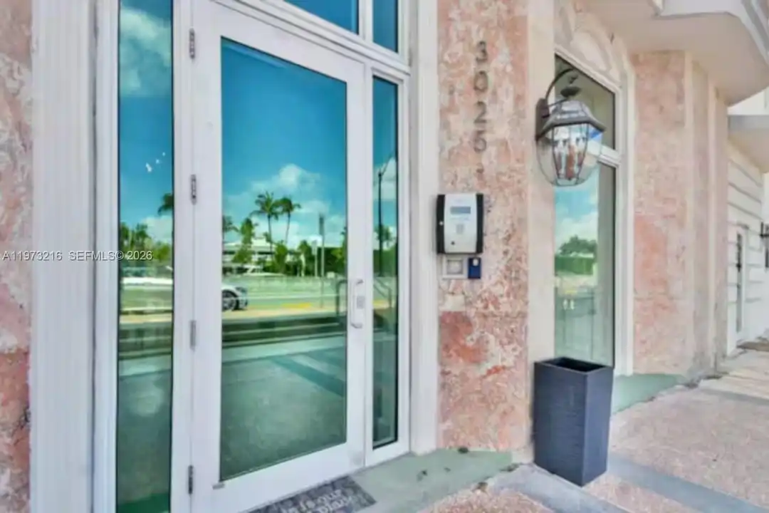 Apartment in Miami Beach - View 4