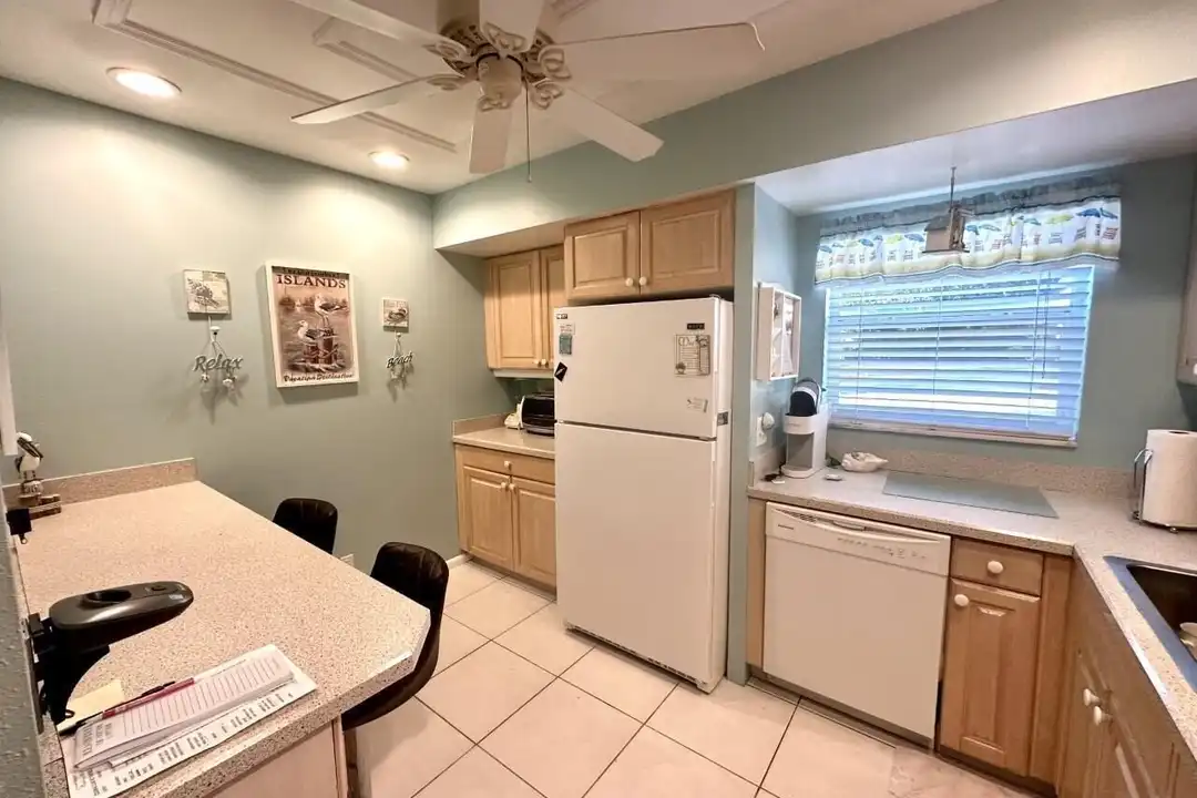 10 Colonial Club Dr #101 - View 6