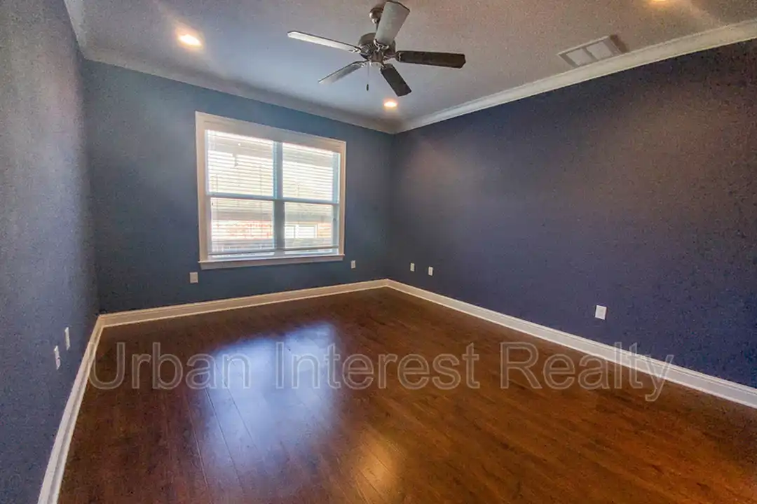 403 King St - More