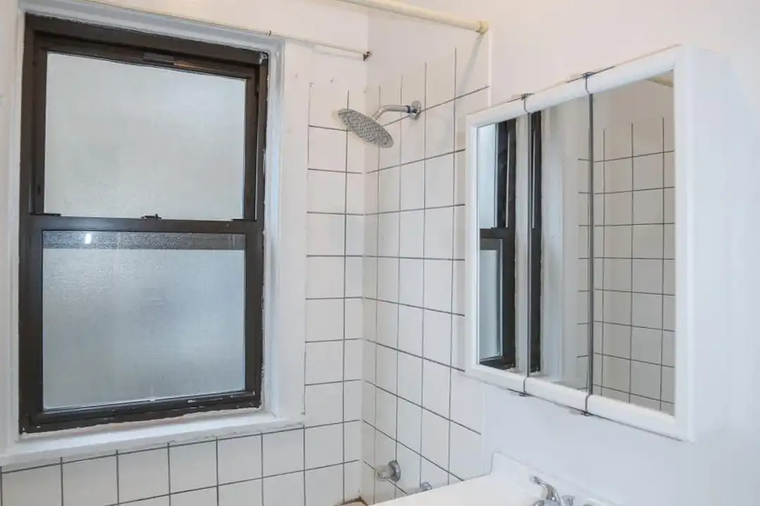Apartment in Chicago - More