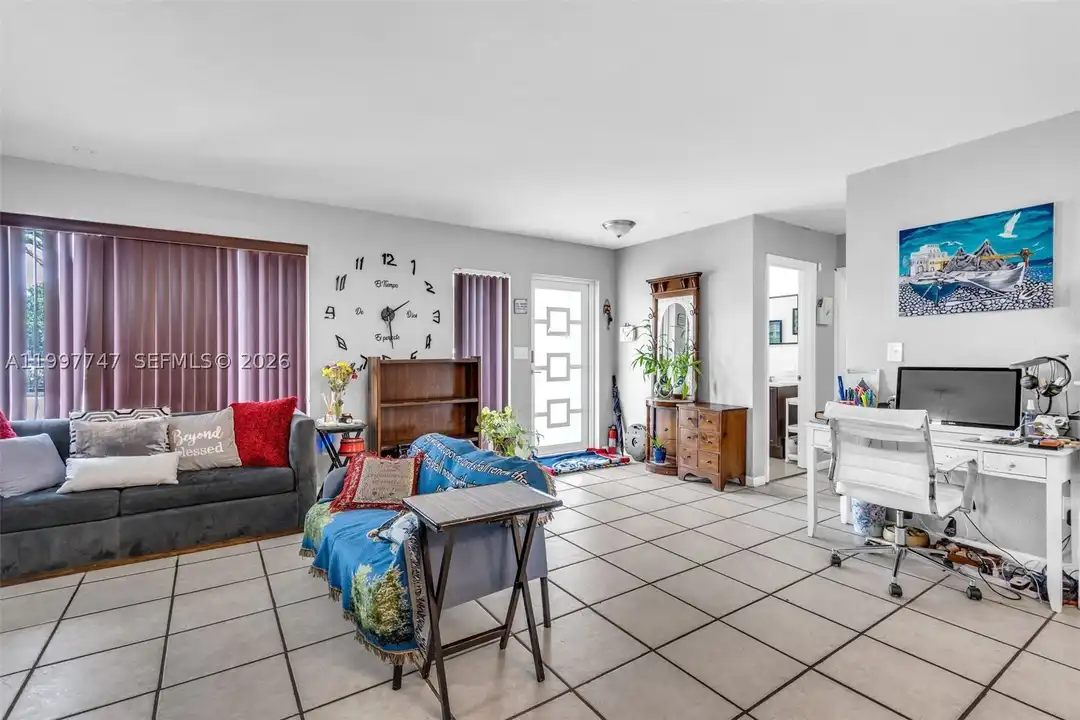 House in Miami - More