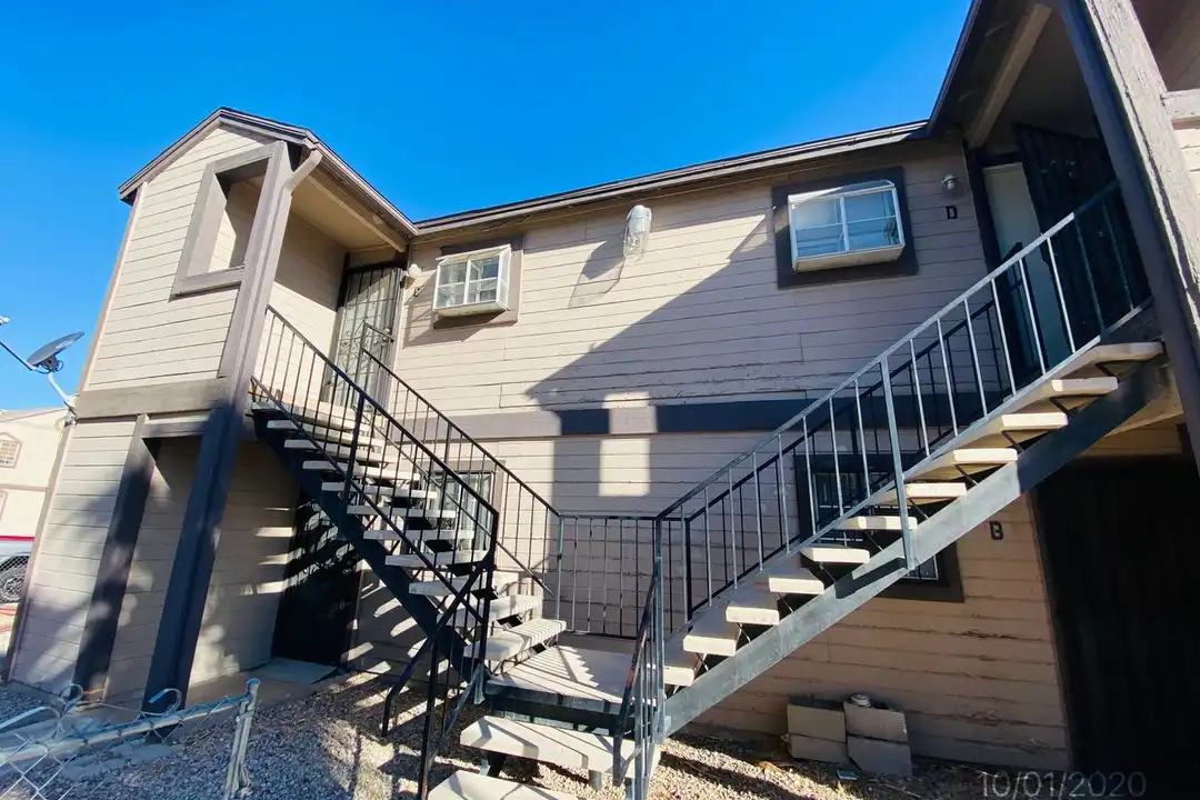 917 Bridgewater St – photo 1