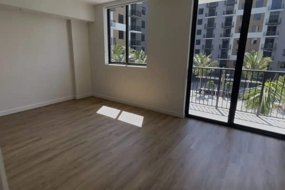 740 E 36th St unit 650 - View 5