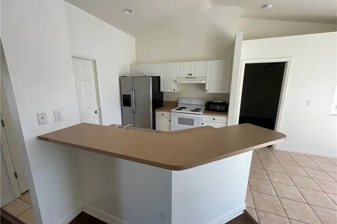 1428 SW 29th St - View 4