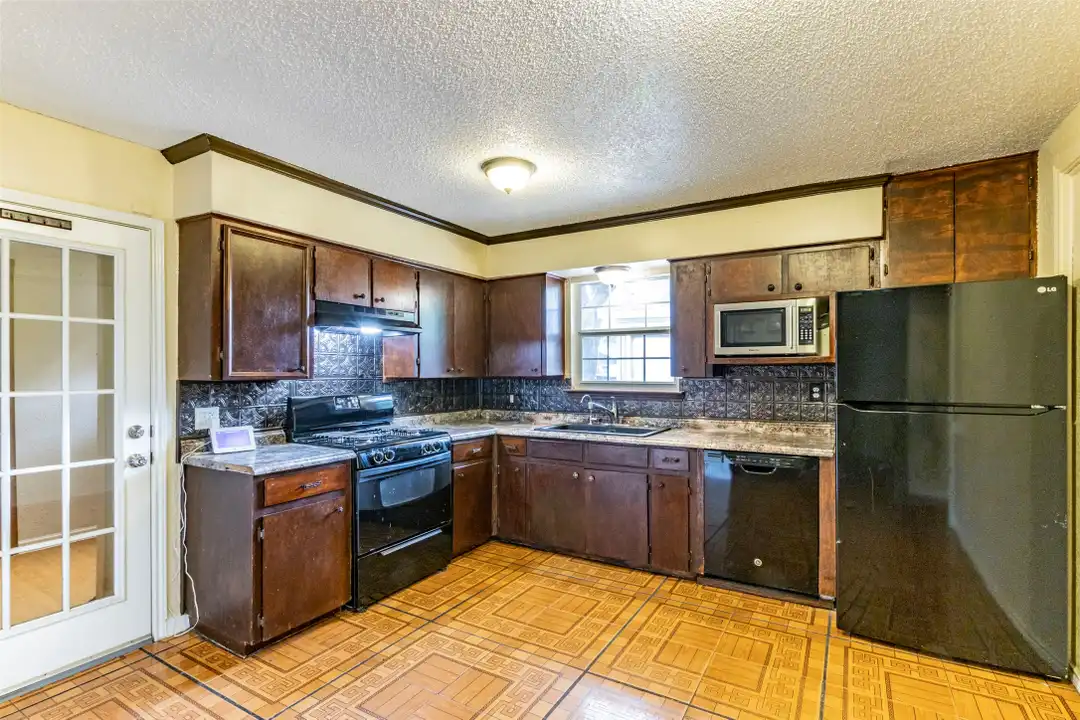 2520 Bitter Creek Dr - View 5