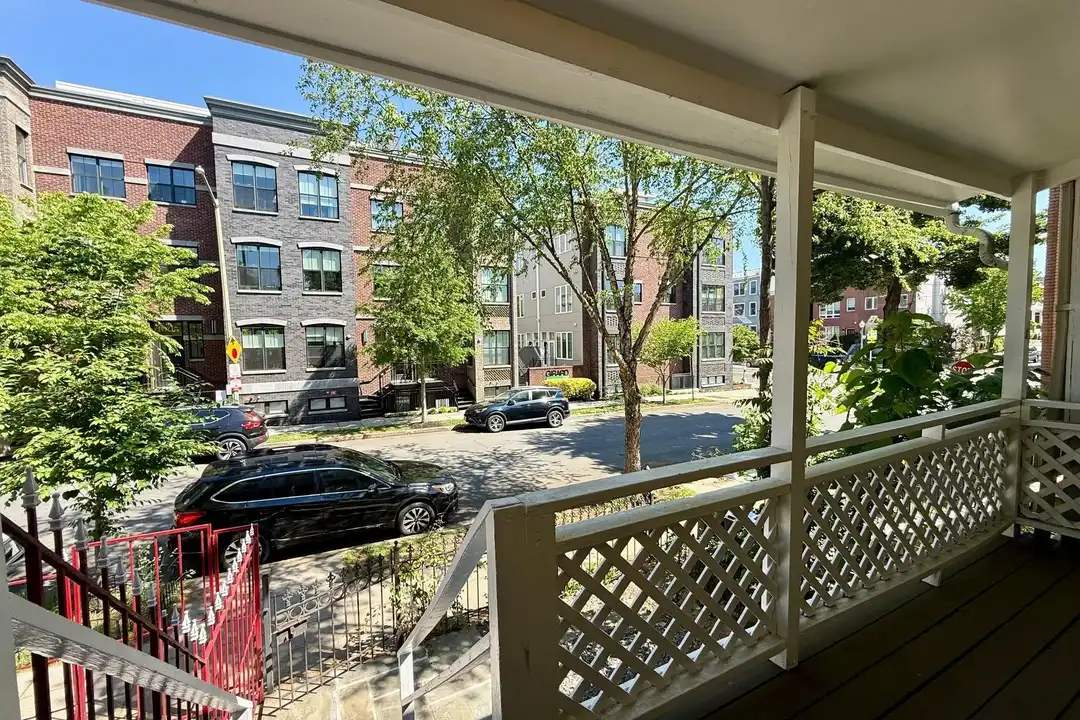 1004 Girard St NW - View 3