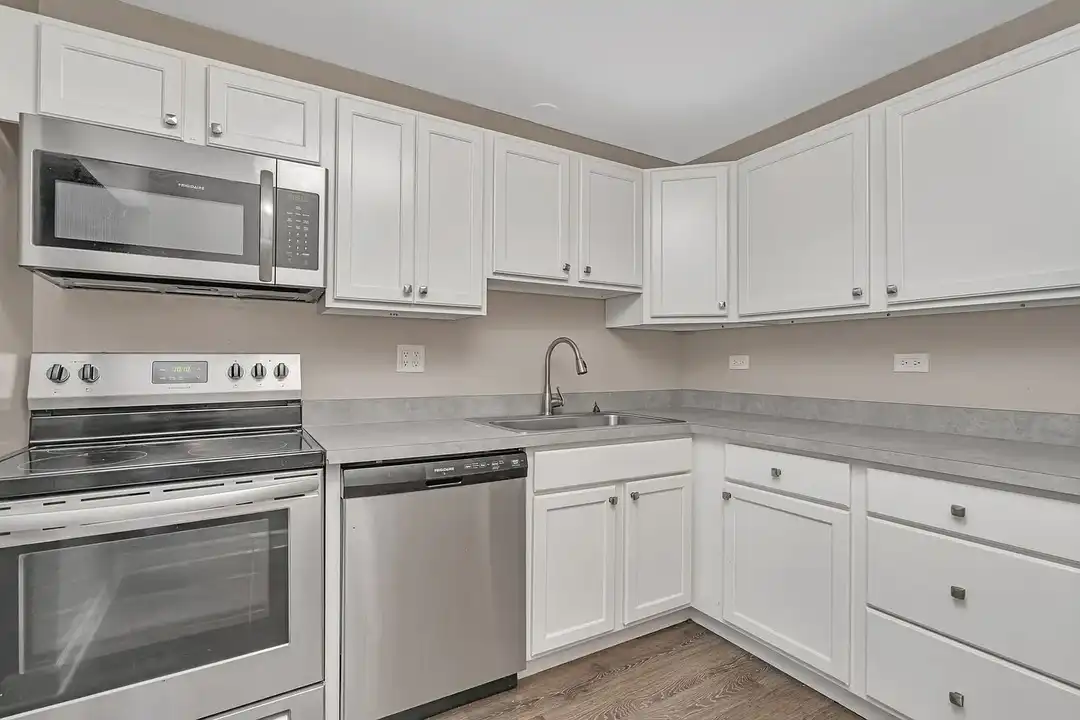 Lakeside Village Apartments – photo 1 of 39