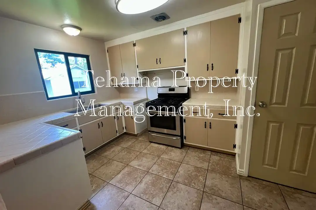 845 Lassen Ave - View 4