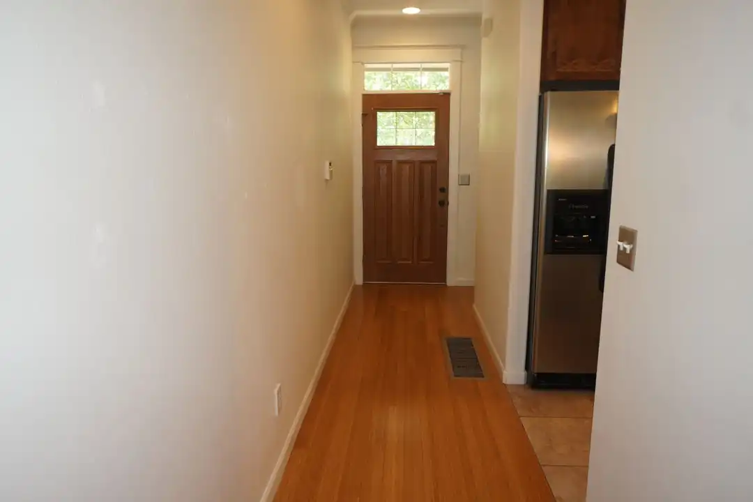Apartment in Portland - View 2