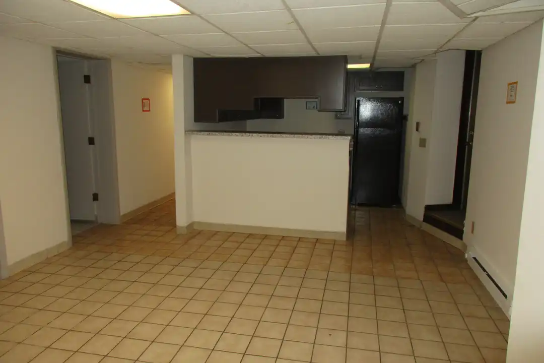 115 E Gorham St unit 4 - View 4