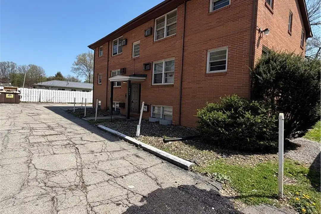 3053 Hadley Ave unit 5 – photo 1